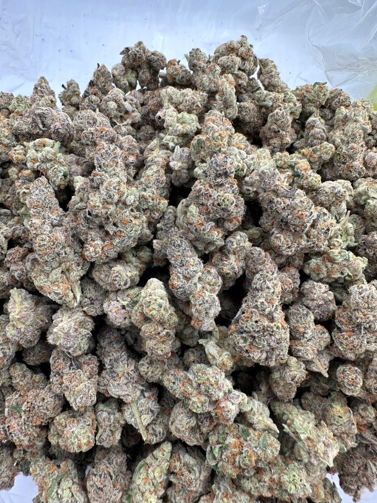 GLITTER BOMB FLOWER THCA