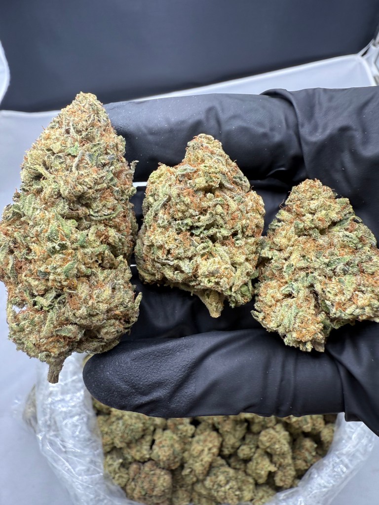 PEANUT BUTTER BREATH - LIGHT ASSIST
