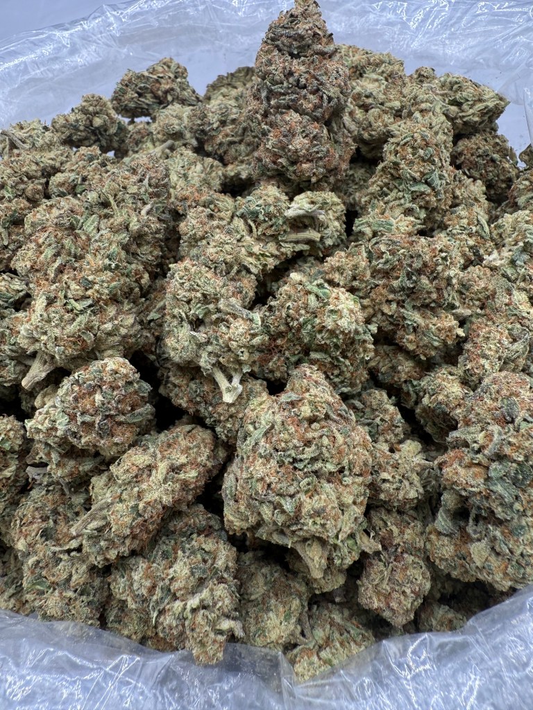 PEANUT BUTTER BREATH - LIGHT ASSIST